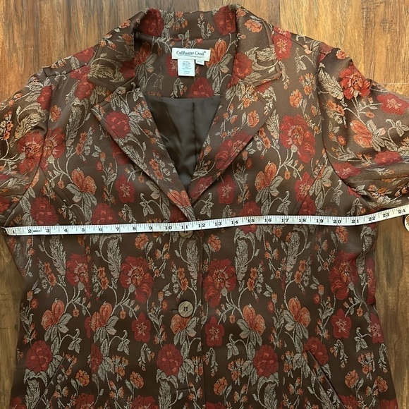 Coldwater Creek Red and Tan Trench Coat with Vintage Floral Design - Picture 6 of 6